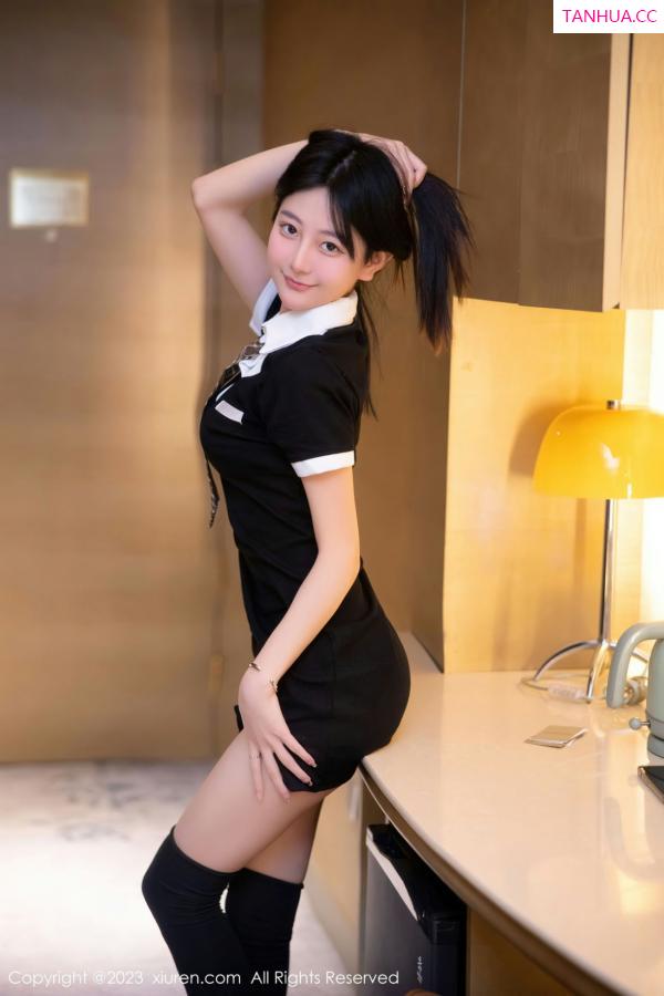   [XiuRen]高清写真图 2023.02.03 No.6210 谢小蒽 新人美腿第4张图片